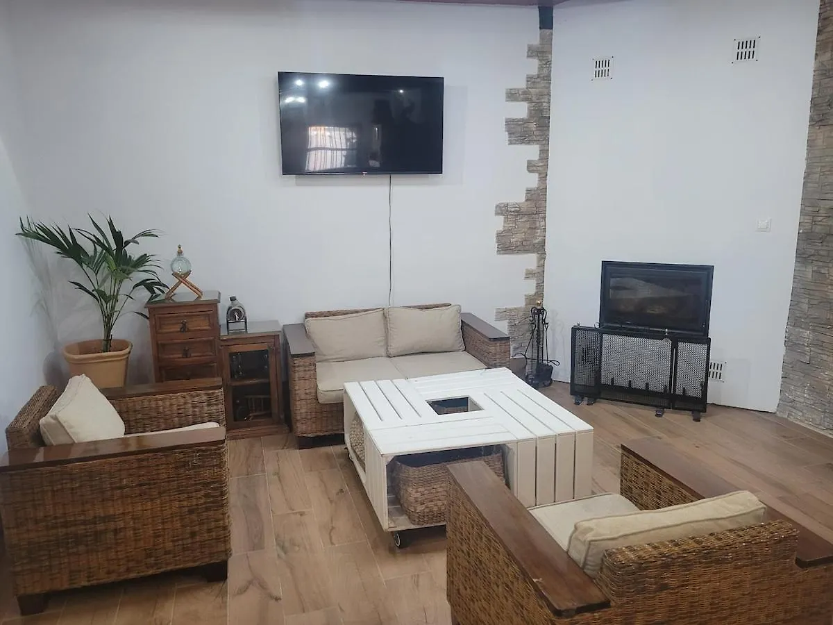 Chalet Rural A Las Afueras De Montellano 0*,
